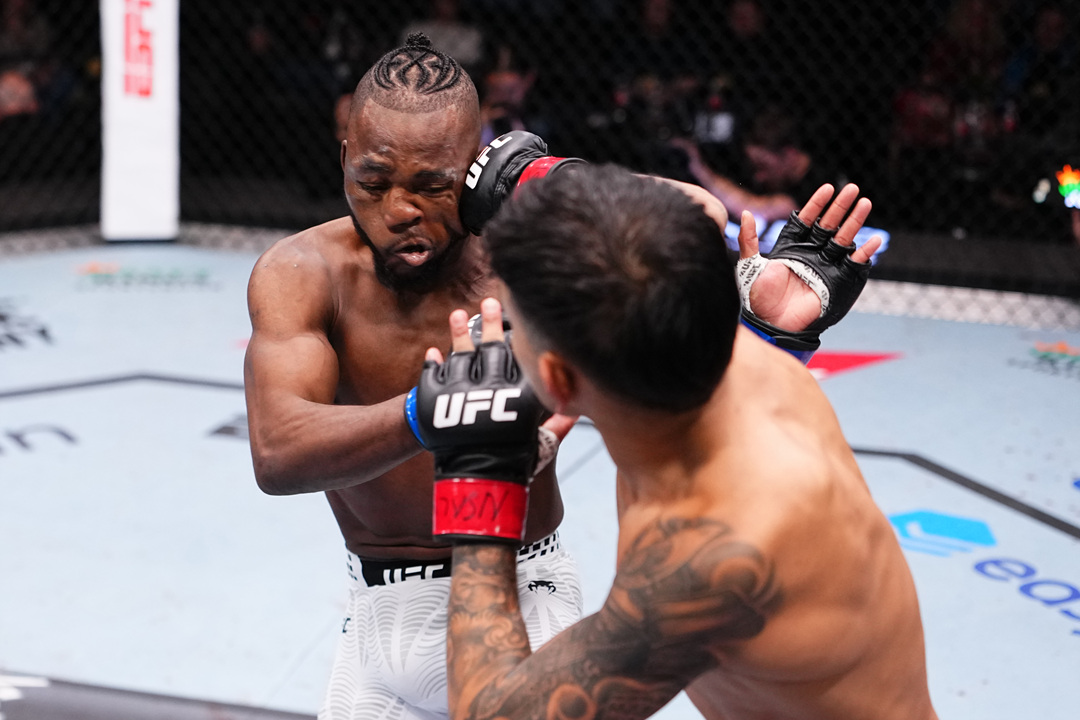 2025年12月14日UFC格斗之夜 – 直播[赛后视频] UFC Vegas 112/UFC on ESPN 73 – Royval vs. Kape – Dec 13-图片2