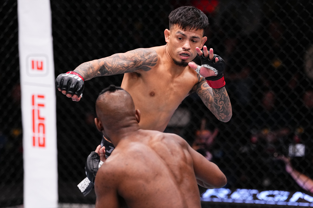 2025年12月14日UFC格斗之夜 – 直播[赛后视频] UFC Vegas 112/UFC on ESPN 73 – Royval vs. Kape – Dec 13-图片2