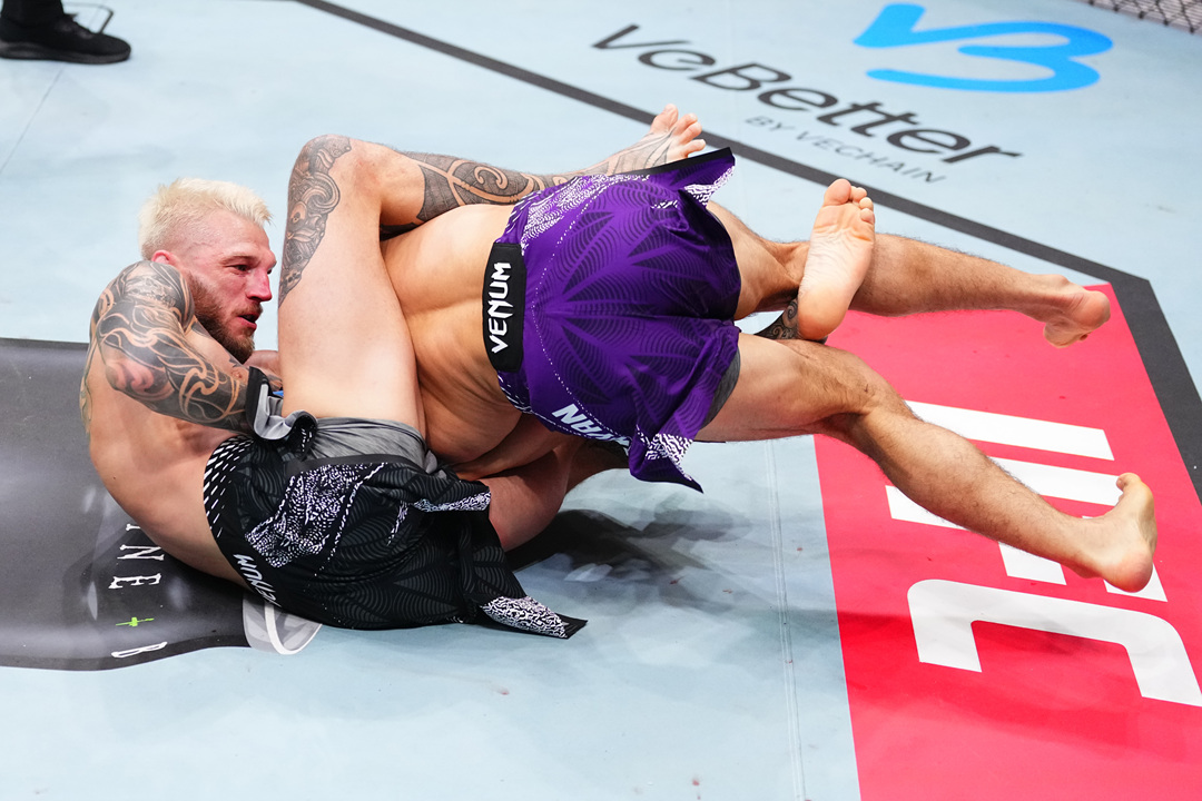 2025年11月22日UFC格斗之夜 – 直播[赛后视频] UFC Qatar/UFC Fight Night 265 – Tsarukyan vs. Hooker – Nov 22-图片2